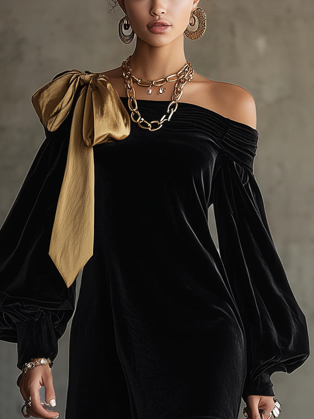 Zwarte Fluwelen en Gouden Satijnen Patchwork Off-Shoulder Mini-jurk