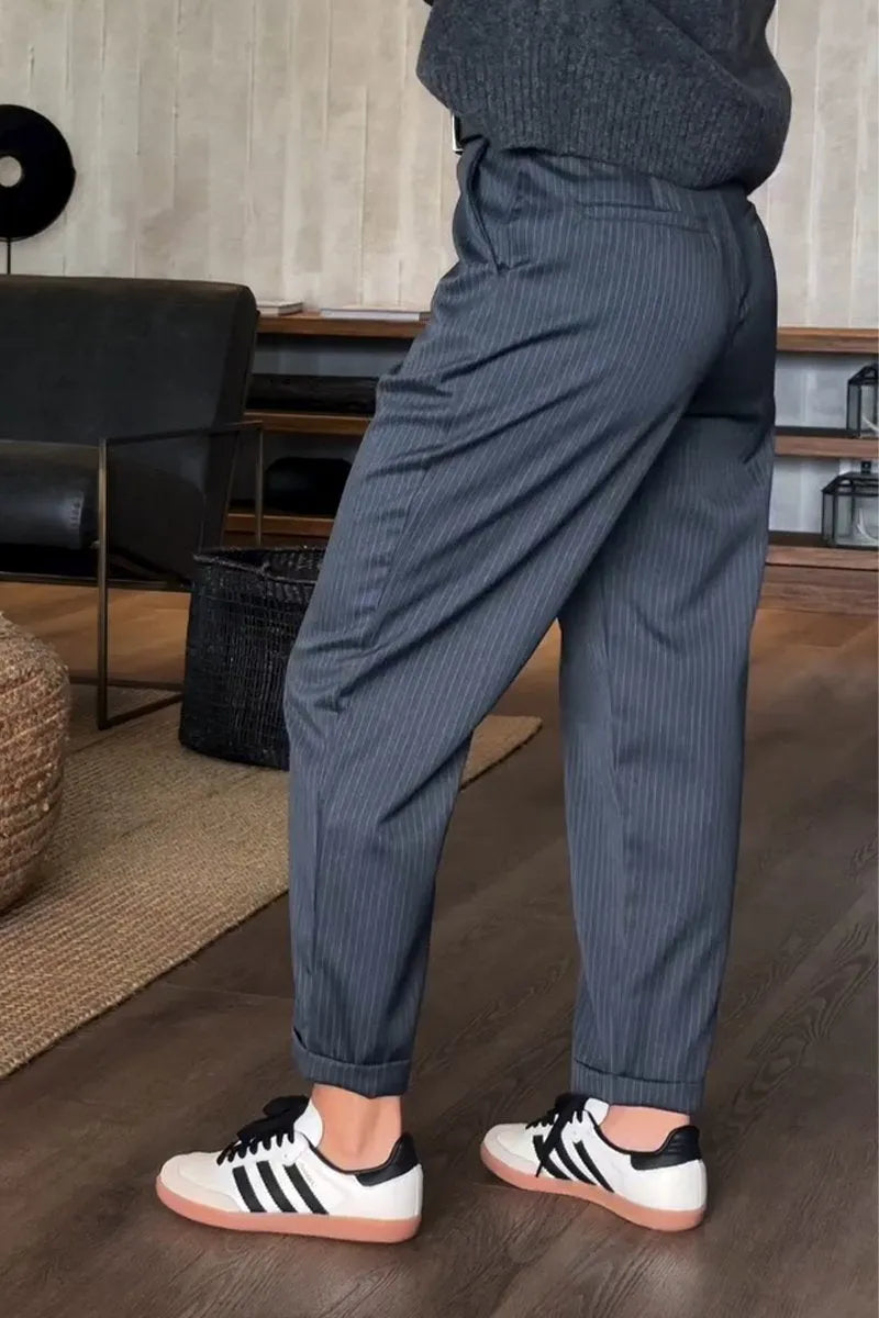 Anne - Elegante Figuurflatterende Broek met Strepen